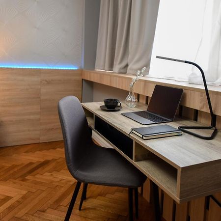 City Center Getaway - Cozy Accommodation For Your Perfect Stay Bucarest Extérieur photo